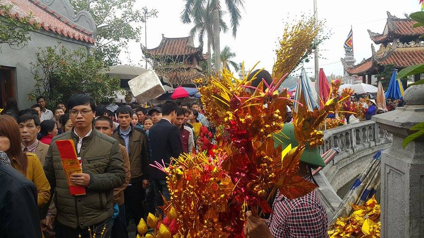 Hinh anh nhech nhac khien khach ngan ngam tai cho Vieng - Phu Day-Hinh-6